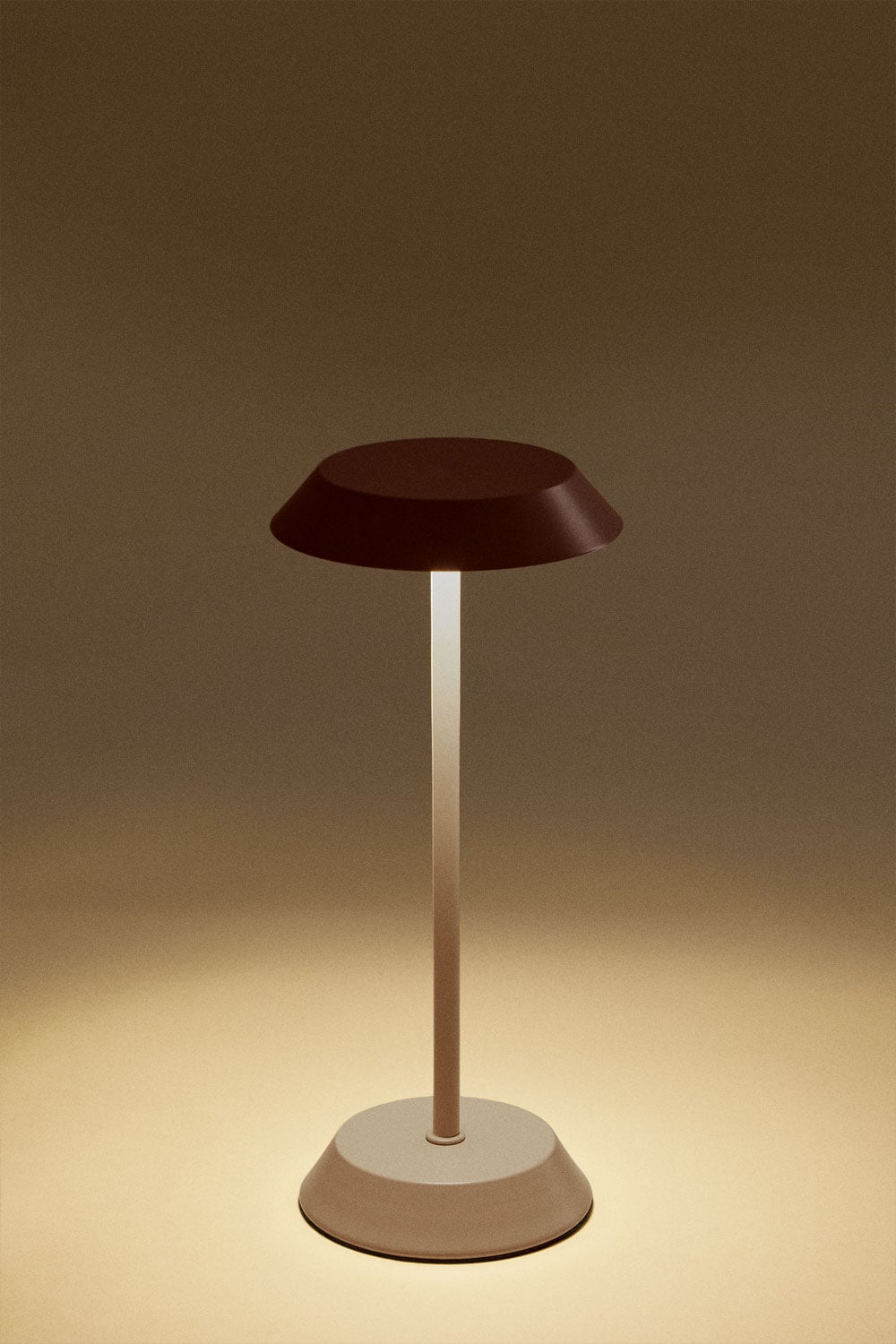 Kabellose LED-Tischlampe aus Eisen Oravella, Galeriebild 3