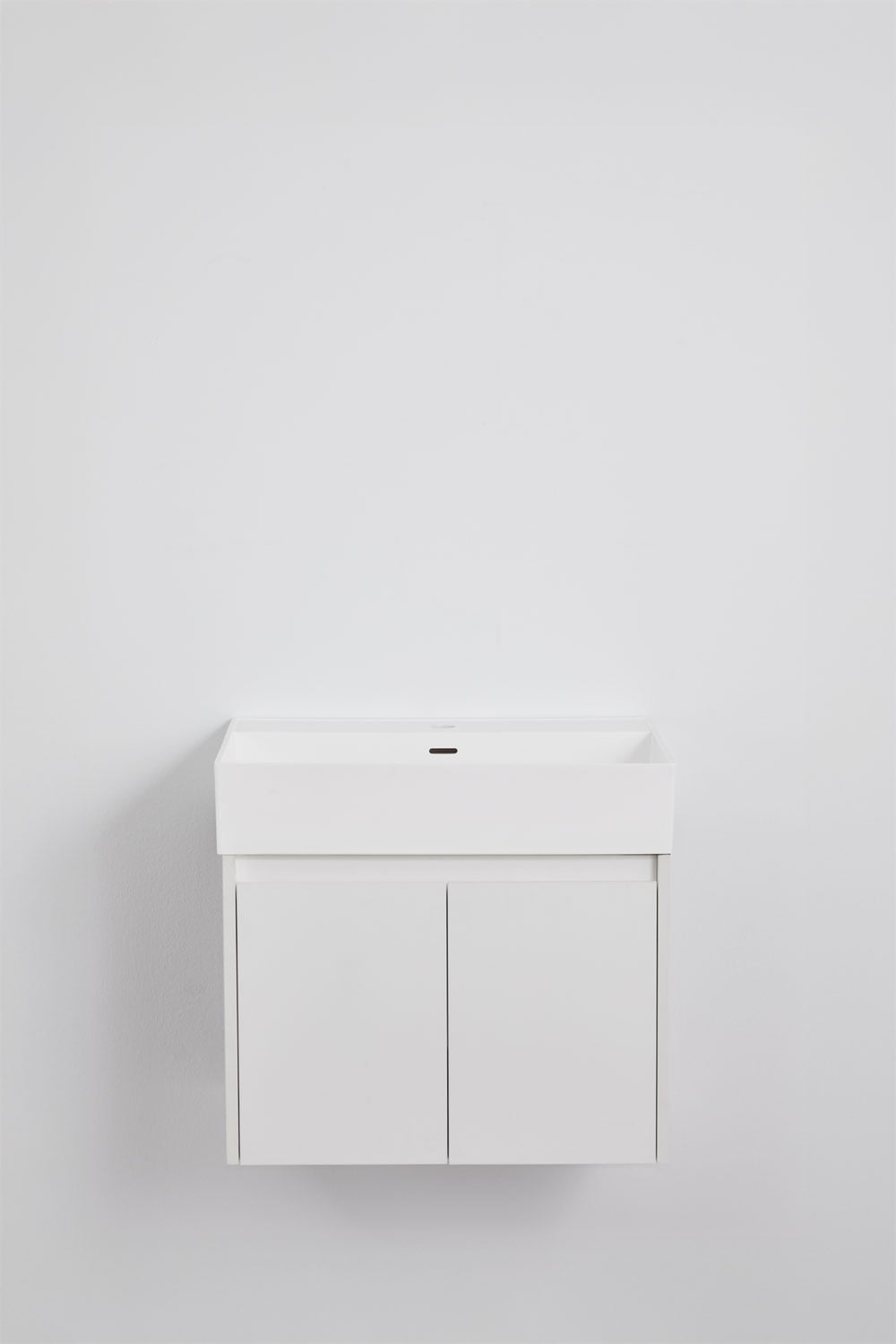 Schwebendes Badezimmermöbel-Set aus Holz mit integriertem Waschbecken Genevie, Galeriebild 1