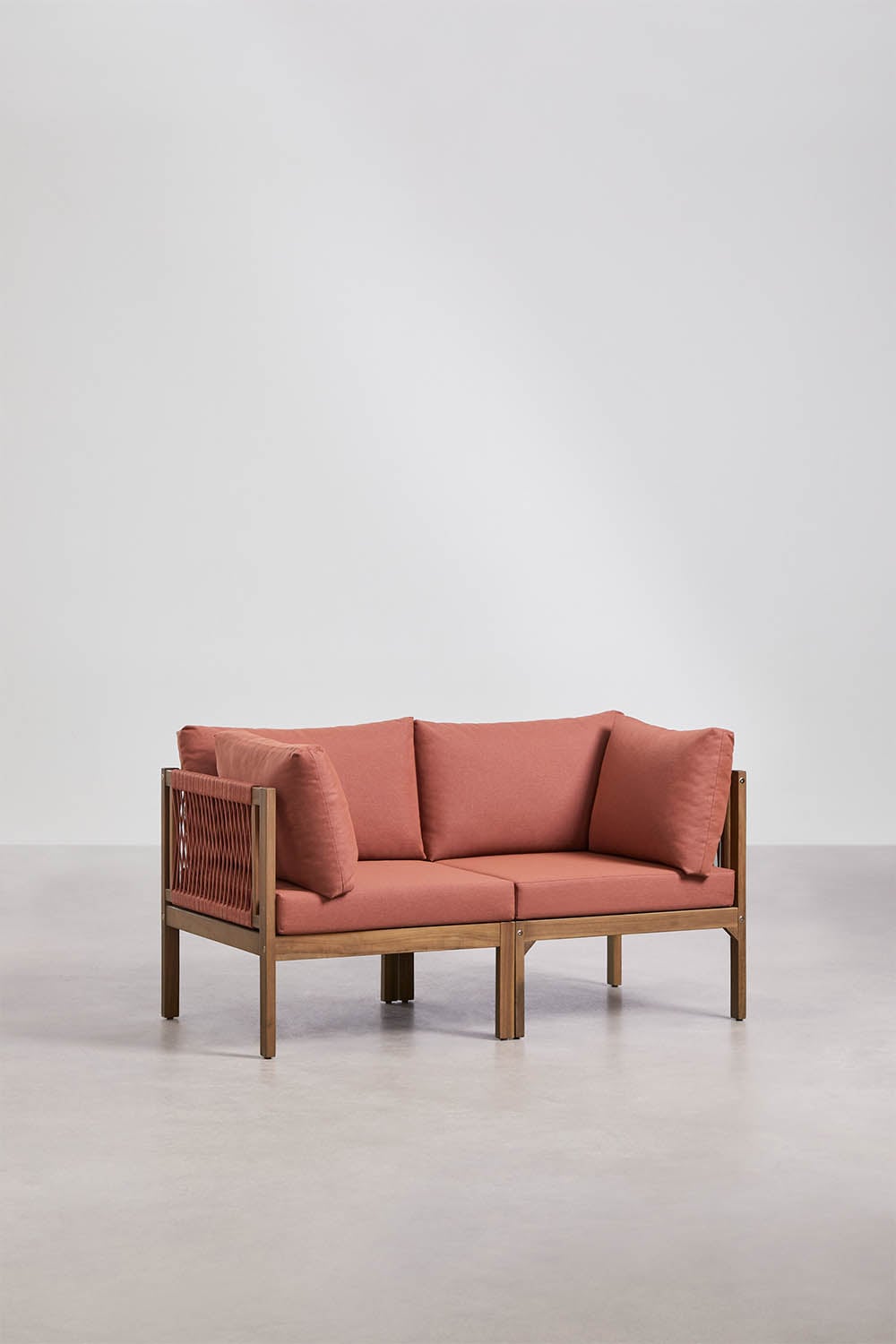 2-teiliges Modulares Sofa mit Armlehnen aus Akazienholz Branson, Galeriebild 1