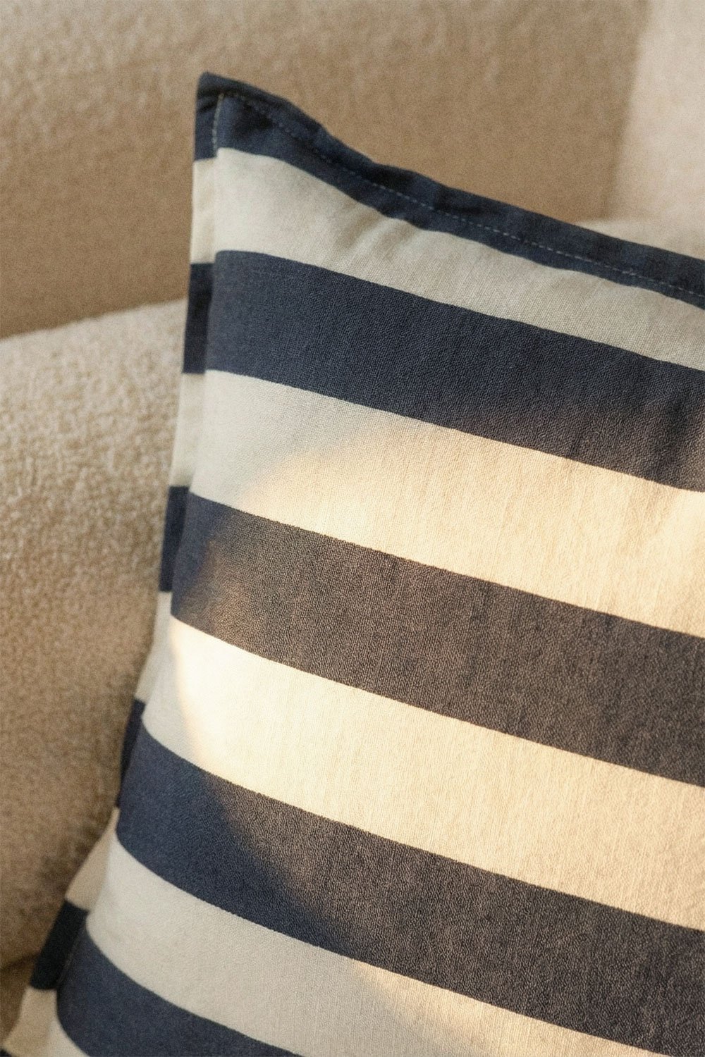 Quadratisches Kissen 45x45 cm aus Leinen Trakos, Galeriebild 2