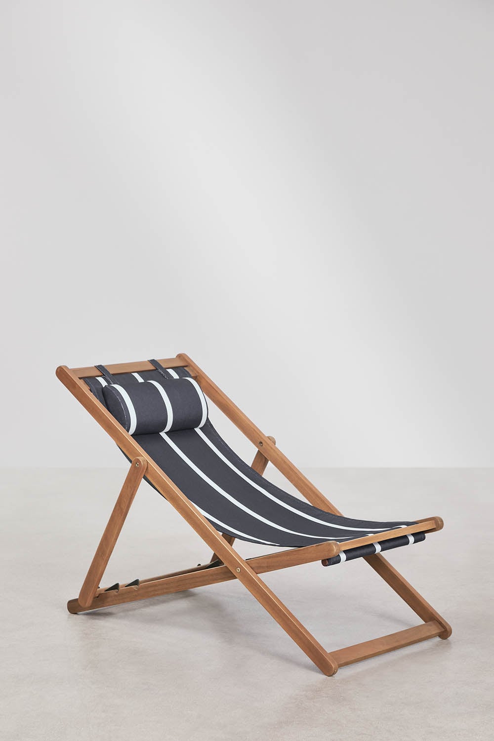 Klappbare Hängematte mit Kissen aus Holz Kardis, Galeriebild 1