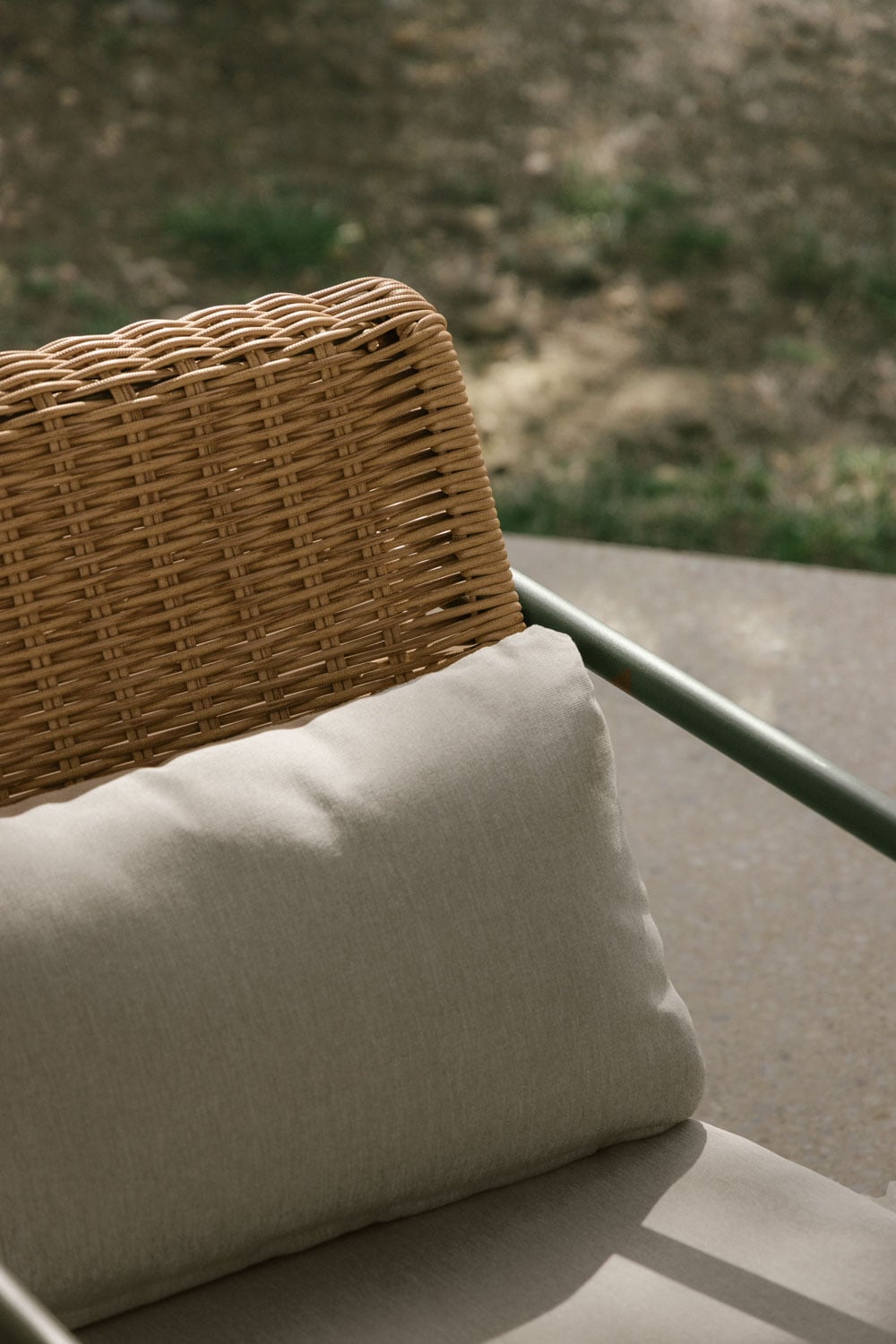 Gartenset mit 2-Sitzer-Sofa, 2 Sesseln und Couchtisch aus Aluminium und synthetischem Rattan Duroli, Galeriebild 2