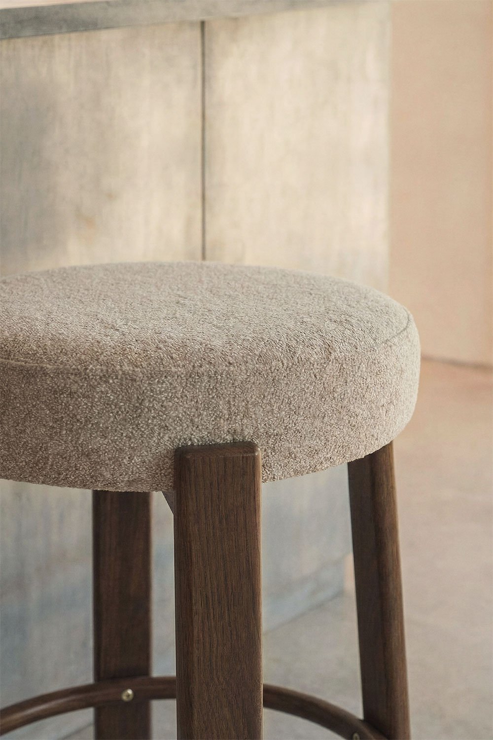 4er-Set hohe Hocker aus Chenille-Stoff und Eisen Jolie, Galeriebild 2