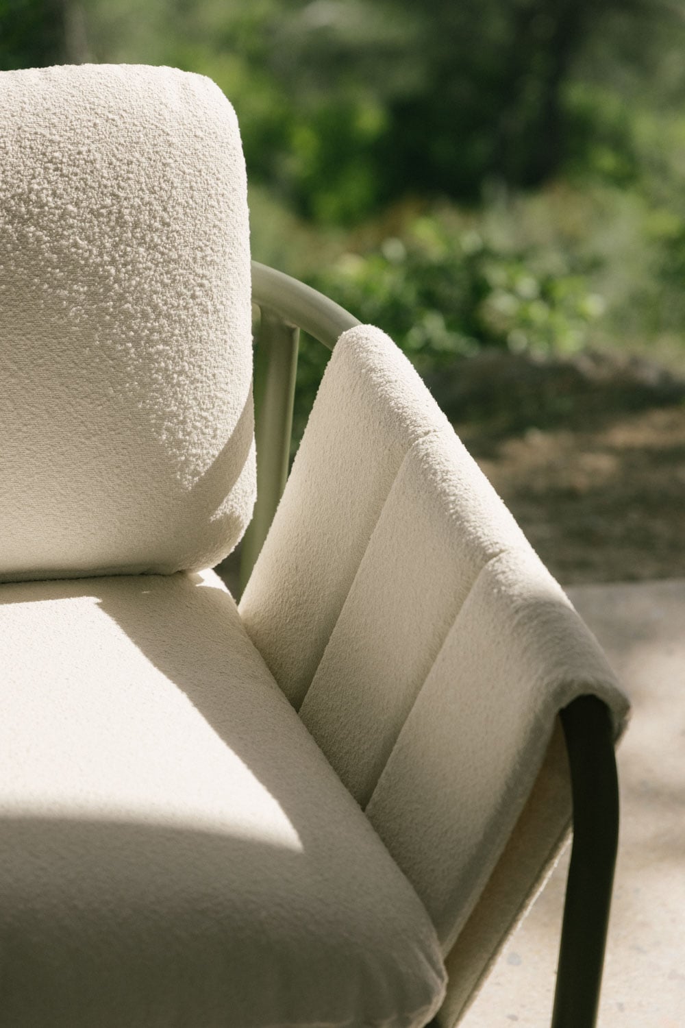 Zunika 2-Sitzer Garten-Sofa, gepolstert und aus Stahl, Galeriebild 2