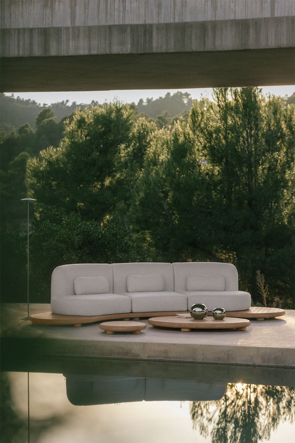 Garten-Set mit geradem 3-teiligen Modulsofa und 2 Couchtischen aus Akazienholz Gerard, Galeriebild 1