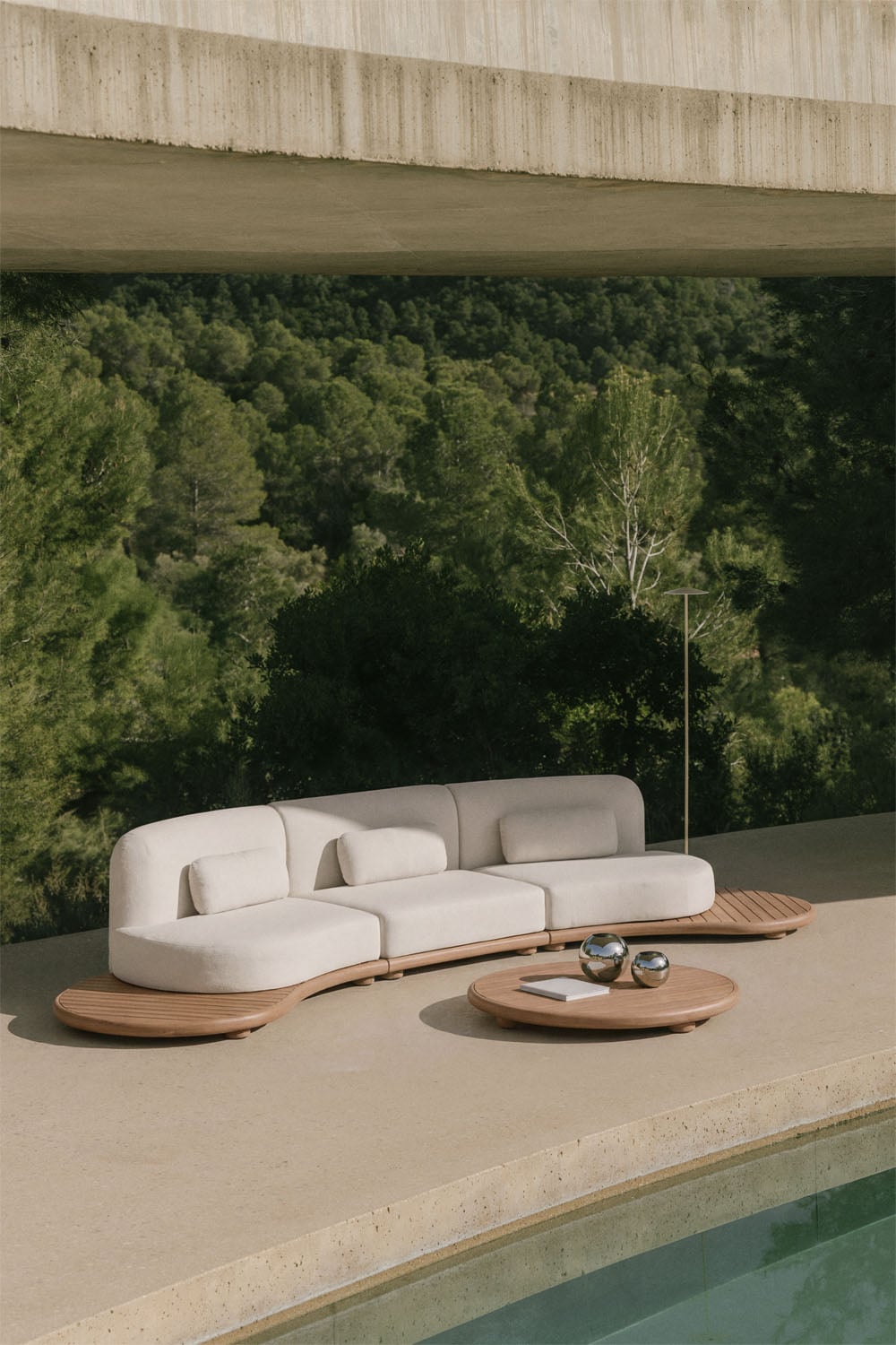 Garten-Set mit geradem 3-teiligen Modulsofa und ovalem Couchtisch 120x95 cm aus Akazienholz Gerard, Galeriebild 1