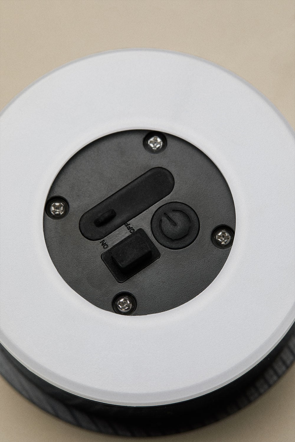 Kabellose LED-Solar-Tischlampe für den Außenbereich aus Eisen und geflochtener Liberian-Seil, Galeriebild 6