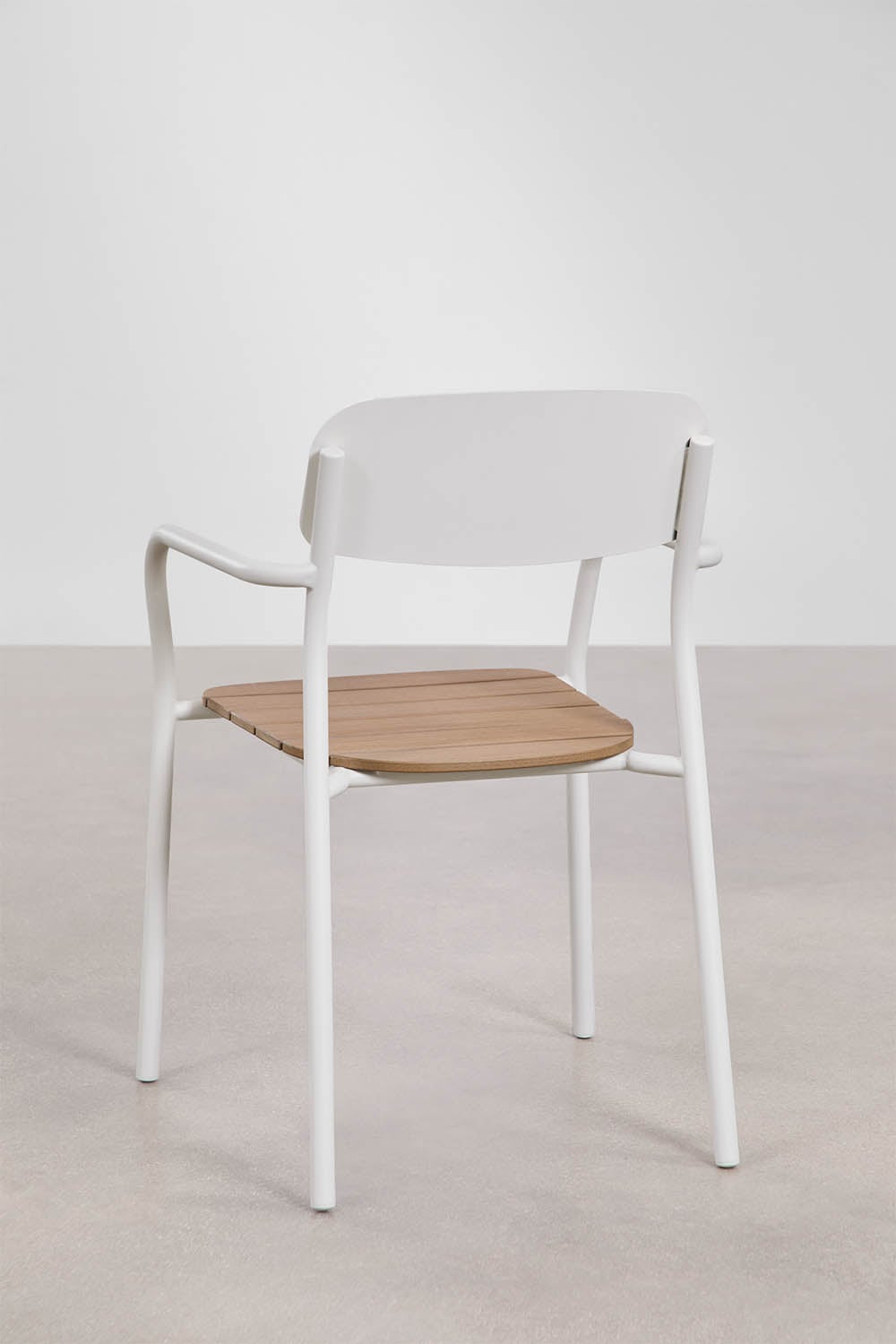 Pack mit 2 stapelbaren Gartensesseln mit Armlehnen aus Holz und Stahl Mireiali, Galeriebild 3