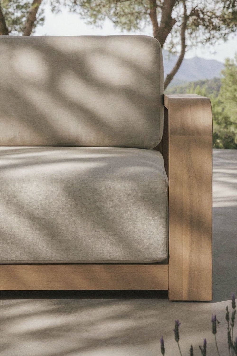 Rechtes Eckmodul für modularen Garten-Sofa aus Akazienholz Brivori, Galeriebild 2