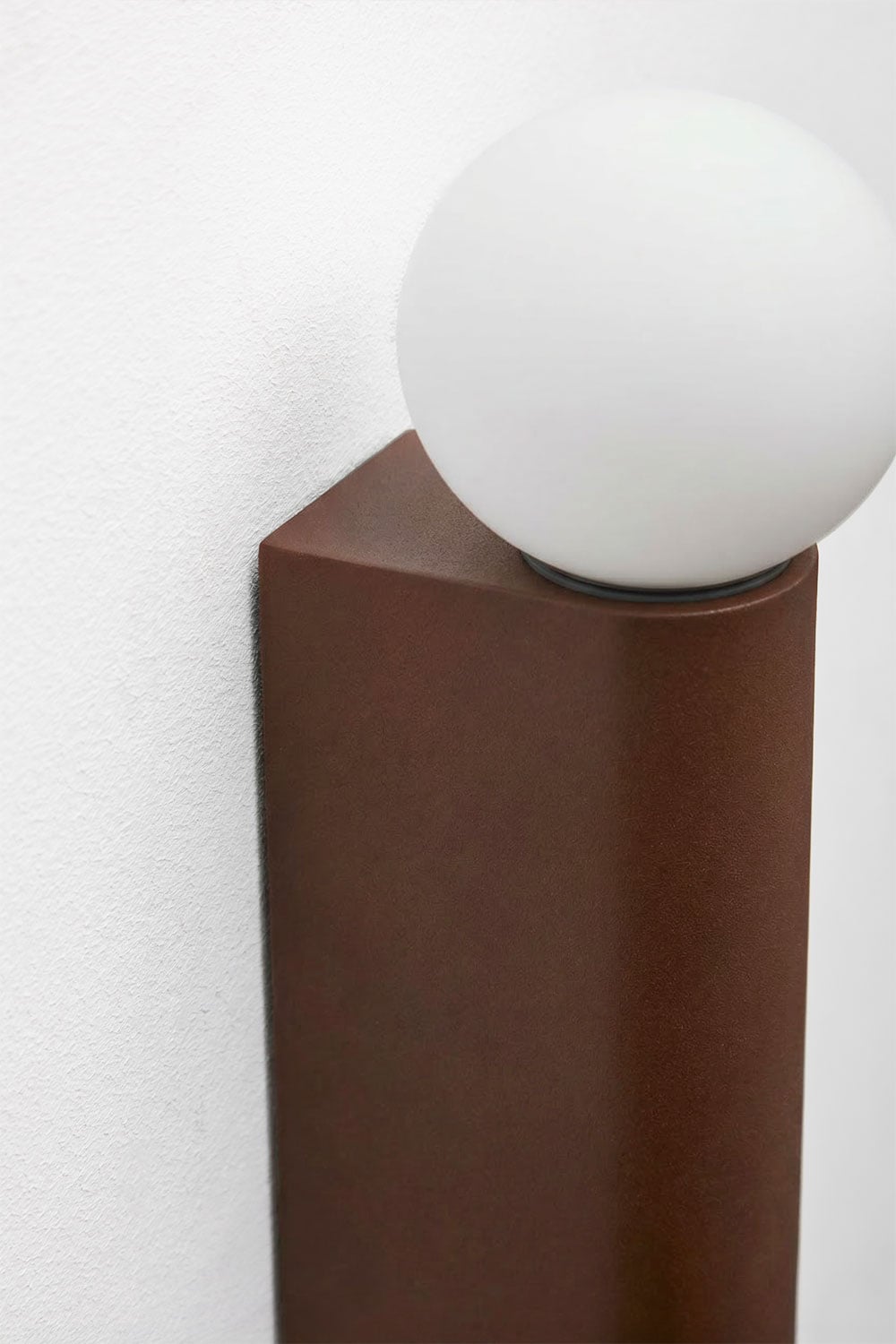 Wandleuchte mit 2 Glaskugeln aus Aluminium Irvine, Galeriebild 4