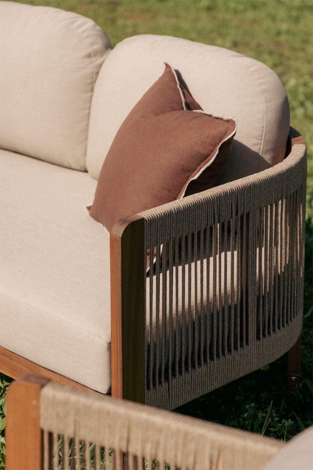 Gartenset mit 2-Sitzer-Sofa, 2 Sesseln und Couchtisch aus Akazienholz Serel, Galeriebild 2