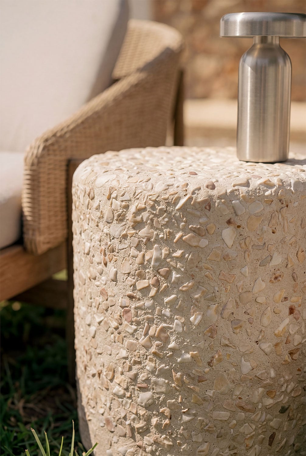 Runder Beistelltisch für den Garten Ø35 cm aus Beton Elyndra, Galeriebild 2