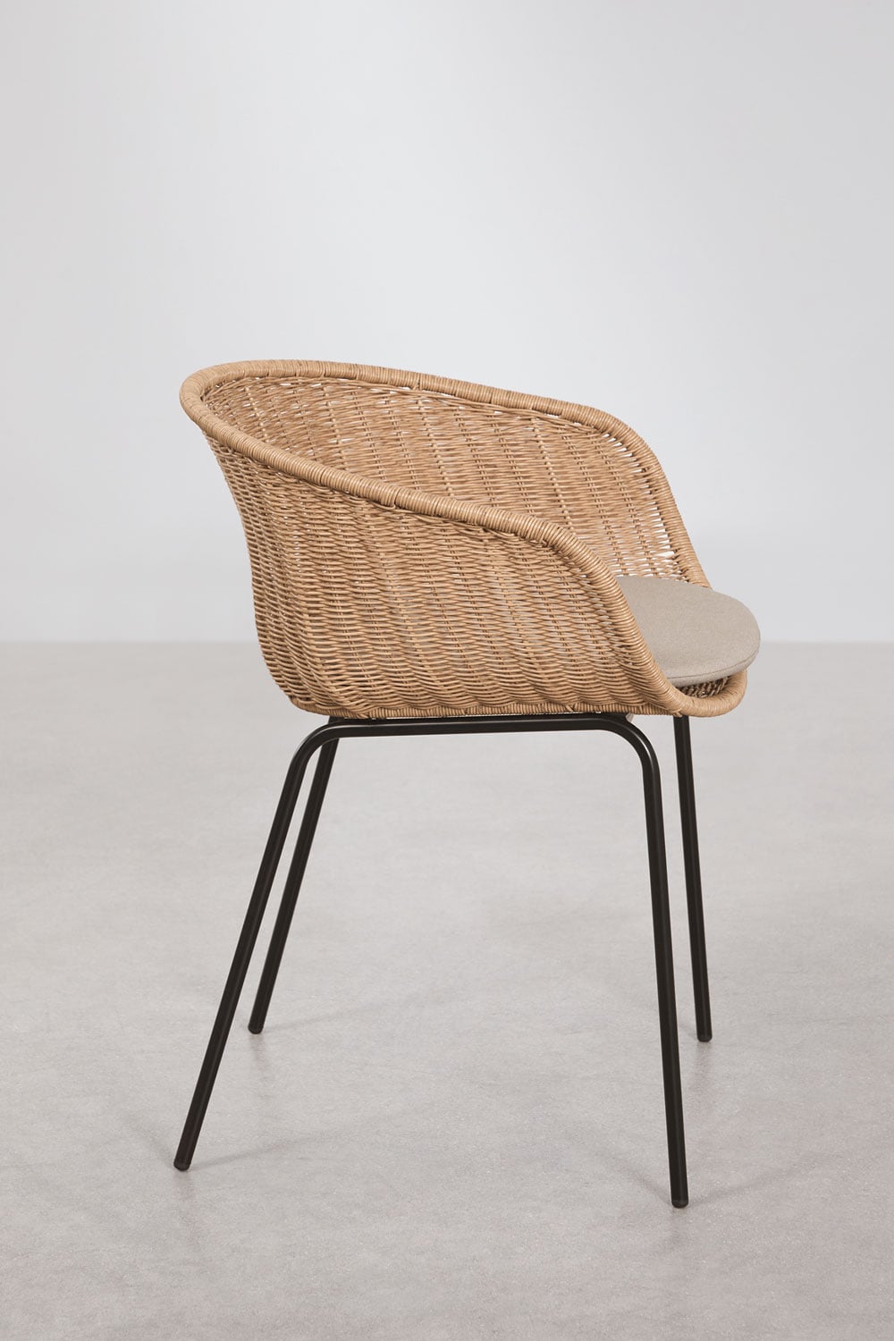 Esszimmerstuhl mit Armlehnen aus synthetischem Rattan und Stahl New Tulua, Galeriebild 2