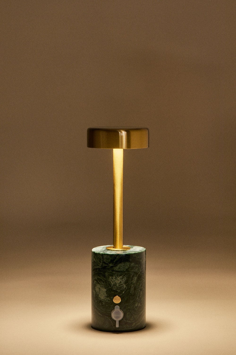 Kabellose LED-Tischlampe für den Außenbereich aus Eisen und Naturstein Arianny, Galeriebild 4