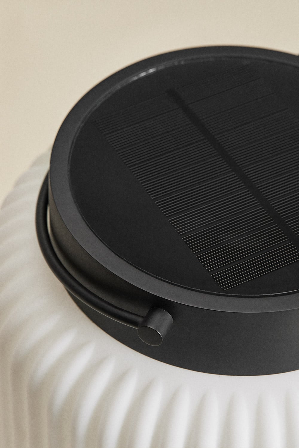 Kabellose LED-Solar-Tischlampe für den Außenbereich aus Eisen Luize, Galeriebild 3