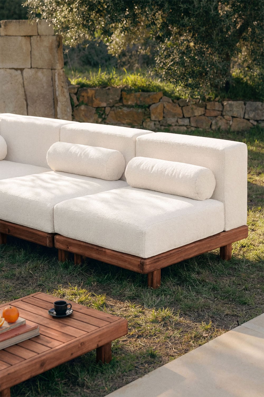 Gartenmöbel-Set mit 5-teiliger modularer Eckcouch mit Eckmodul und Couchtisch aus Akazie Edrien, Galeriebild 2