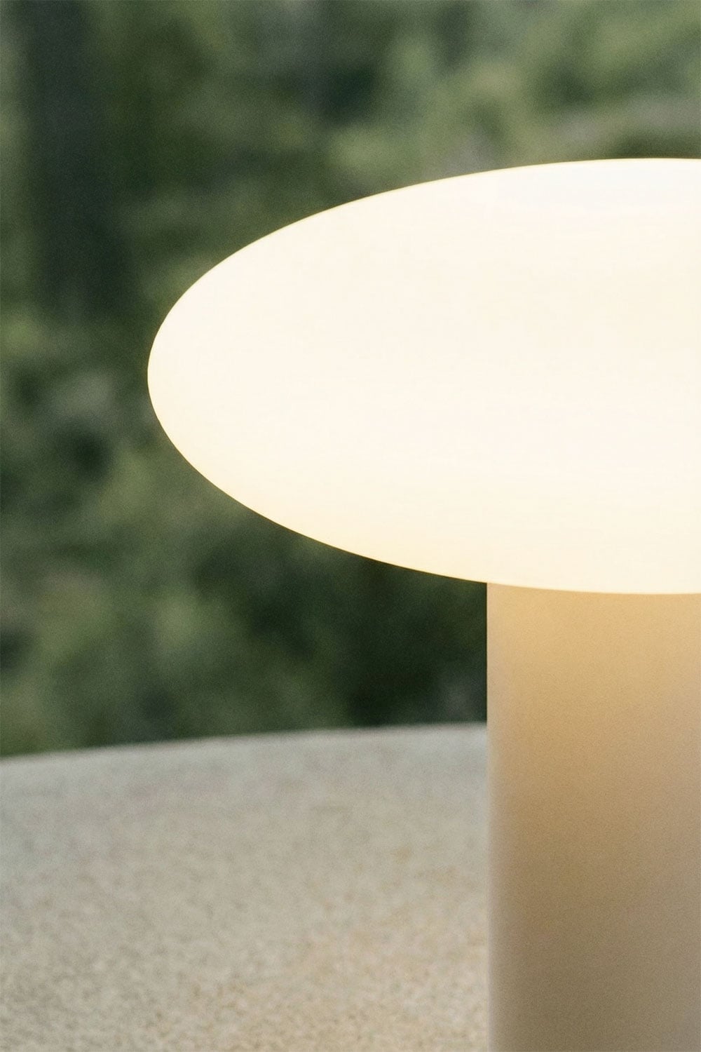 Kabellose LED-Tischlampe für den Außenbereich aus Eisen Zosima, Galeriebild 2