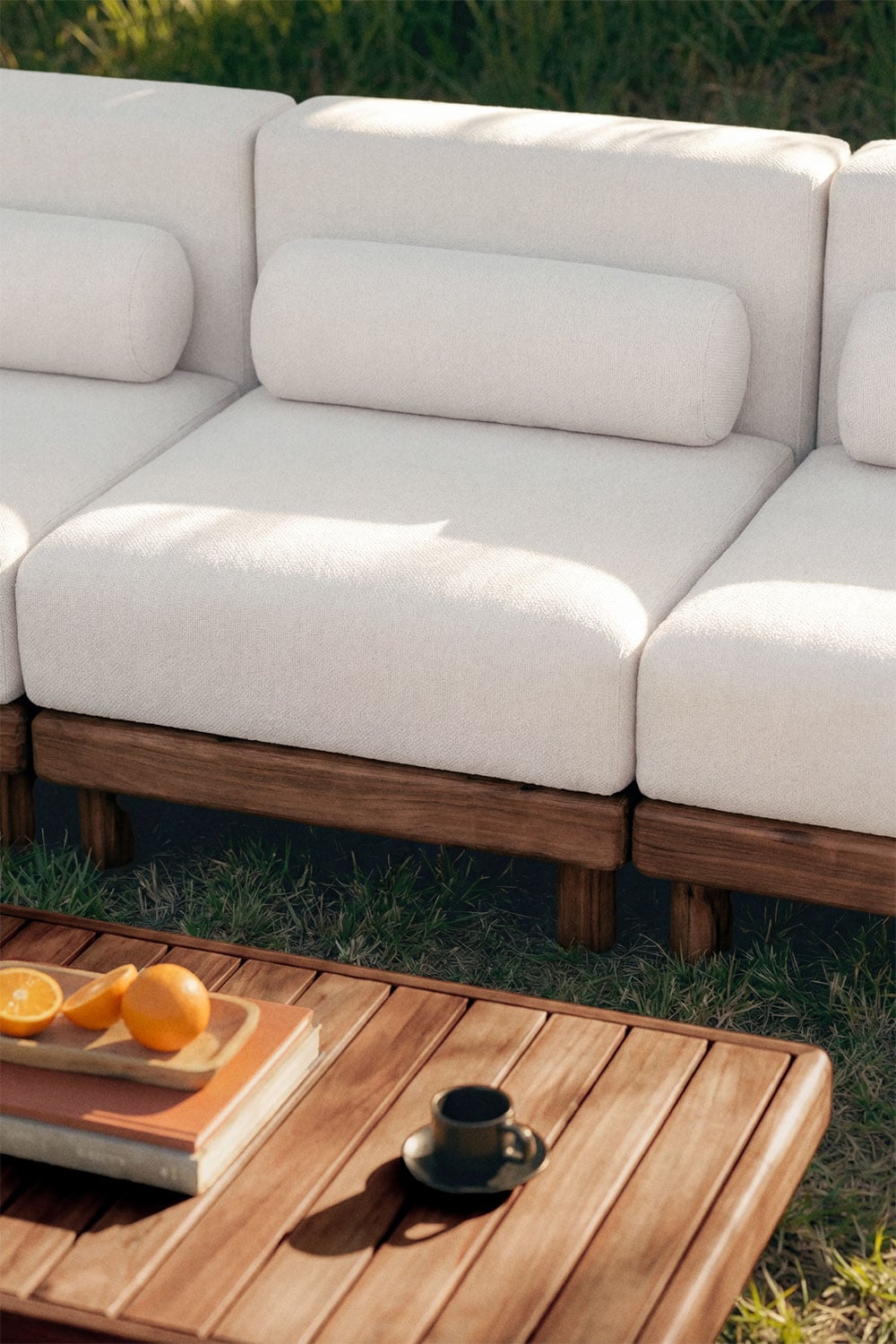 Gartenset mit 3-teiliger modularer Sofagarnitur und Couchtisch aus Akazie Edrien, Galeriebild 2