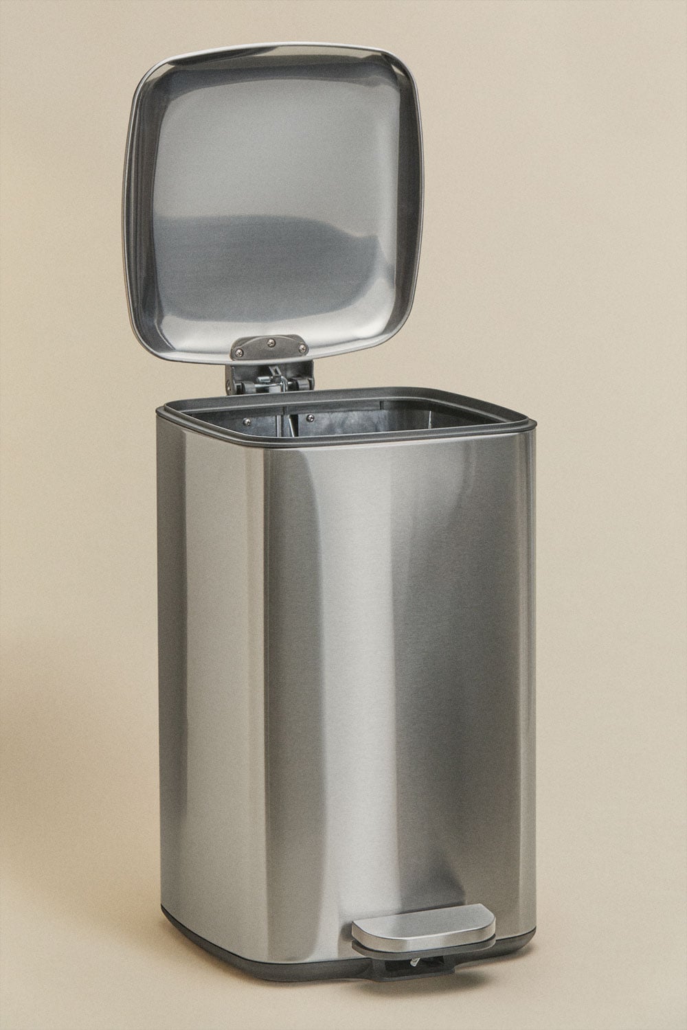 Tretmülleimer mit Pedal aus Stahl Sosuina, Galeriebild 2