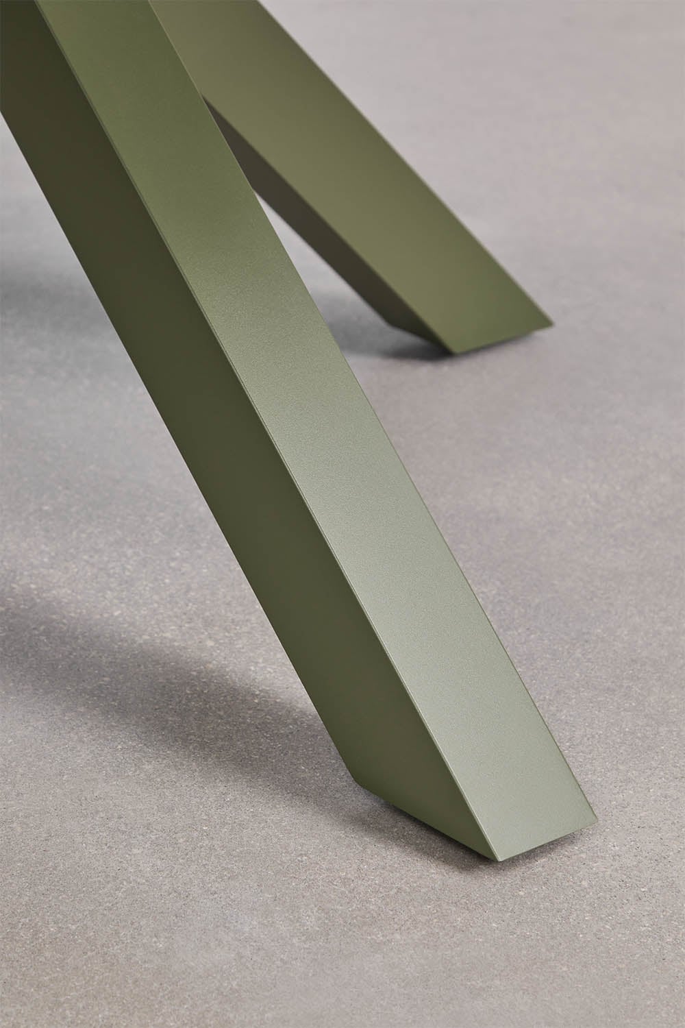 Set aus ausziehbarem Tisch 145-200x145 cm Barces und 6 stapelbaren Gartenstühlen mit Armlehnen aus Aluminium Karena, Galeriebild 6