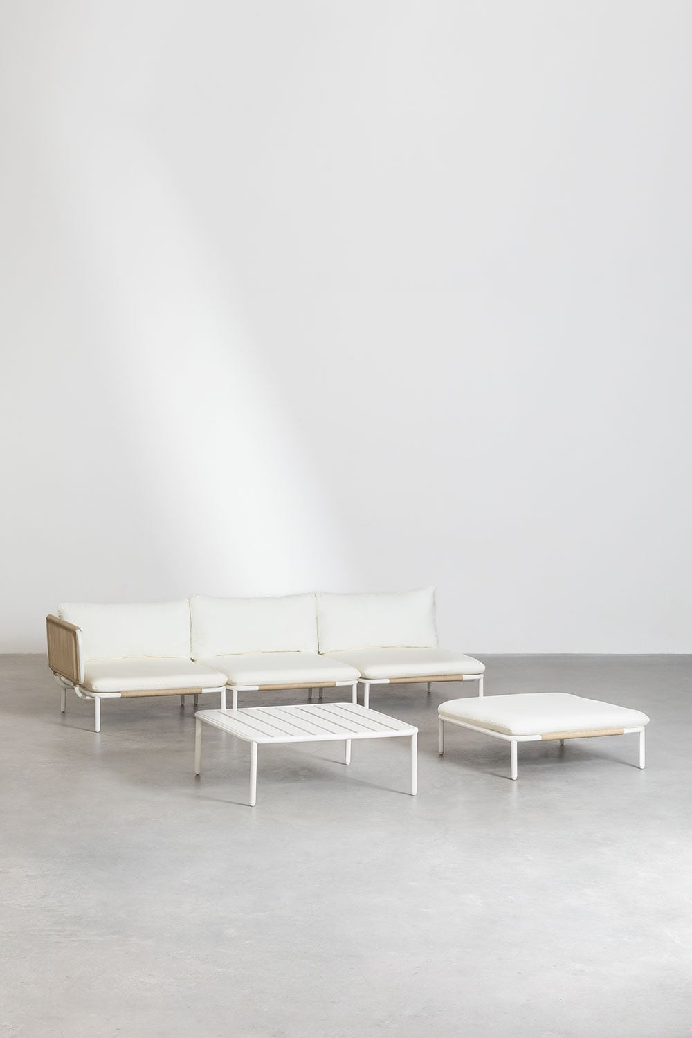 Gartenset mit 3-teiliger modularer Eckcouch, Couchtisch und Hocker aus Roubly-Stahl, Galeriebild 1