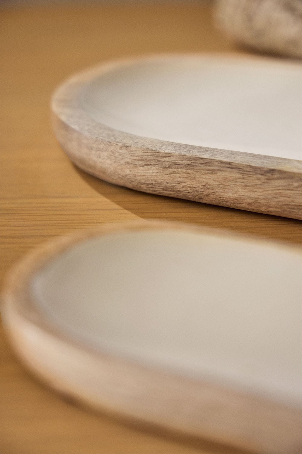 Fruela Dekoratives Tablett aus Mangoholz, Galeriebild 2