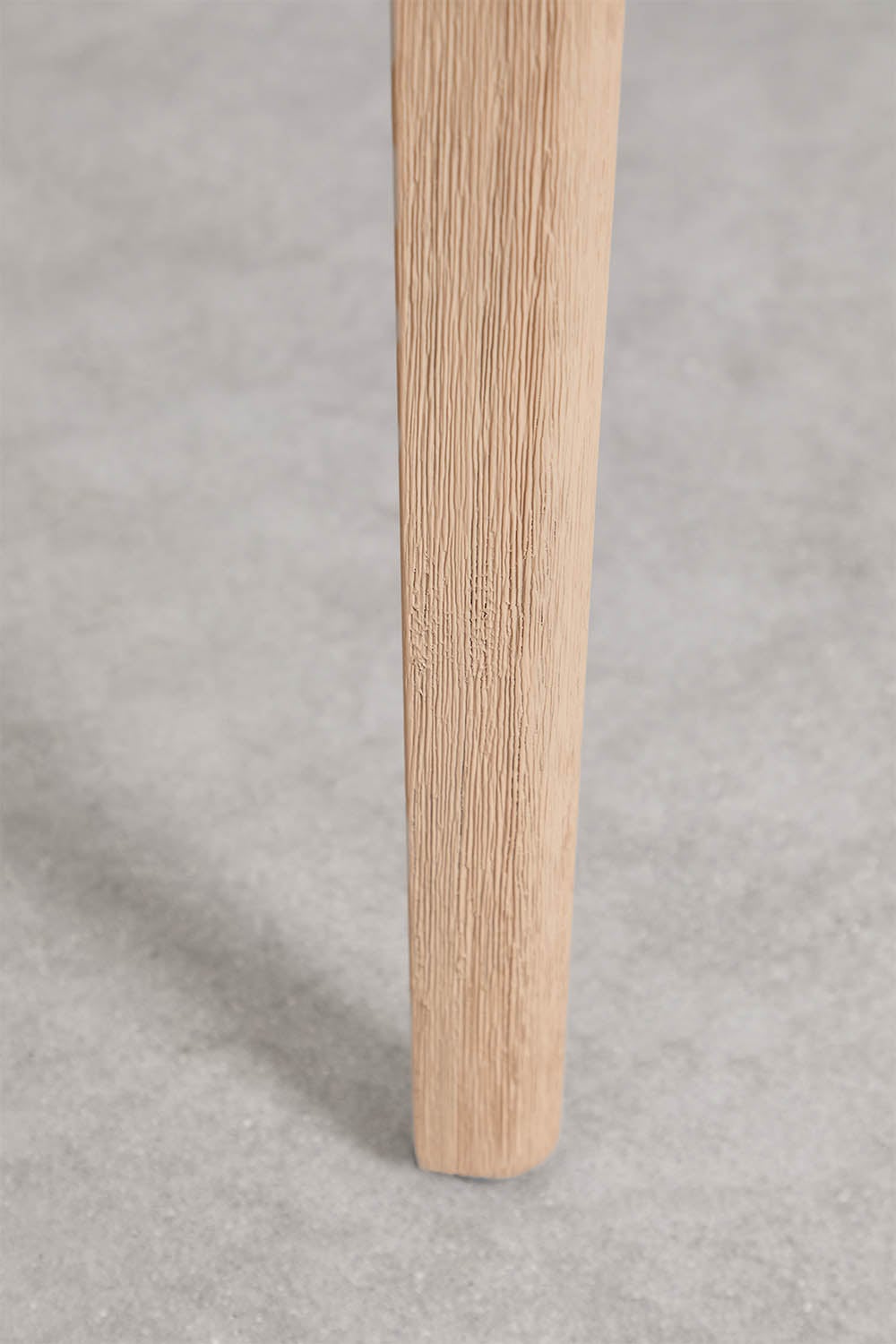 Set aus rundem Tisch Ø100 cm aus Zement Xajul und 4 Gartenstühlen aus Akazienholz und synthetischem Rattan Ginara, Galeriebild 5