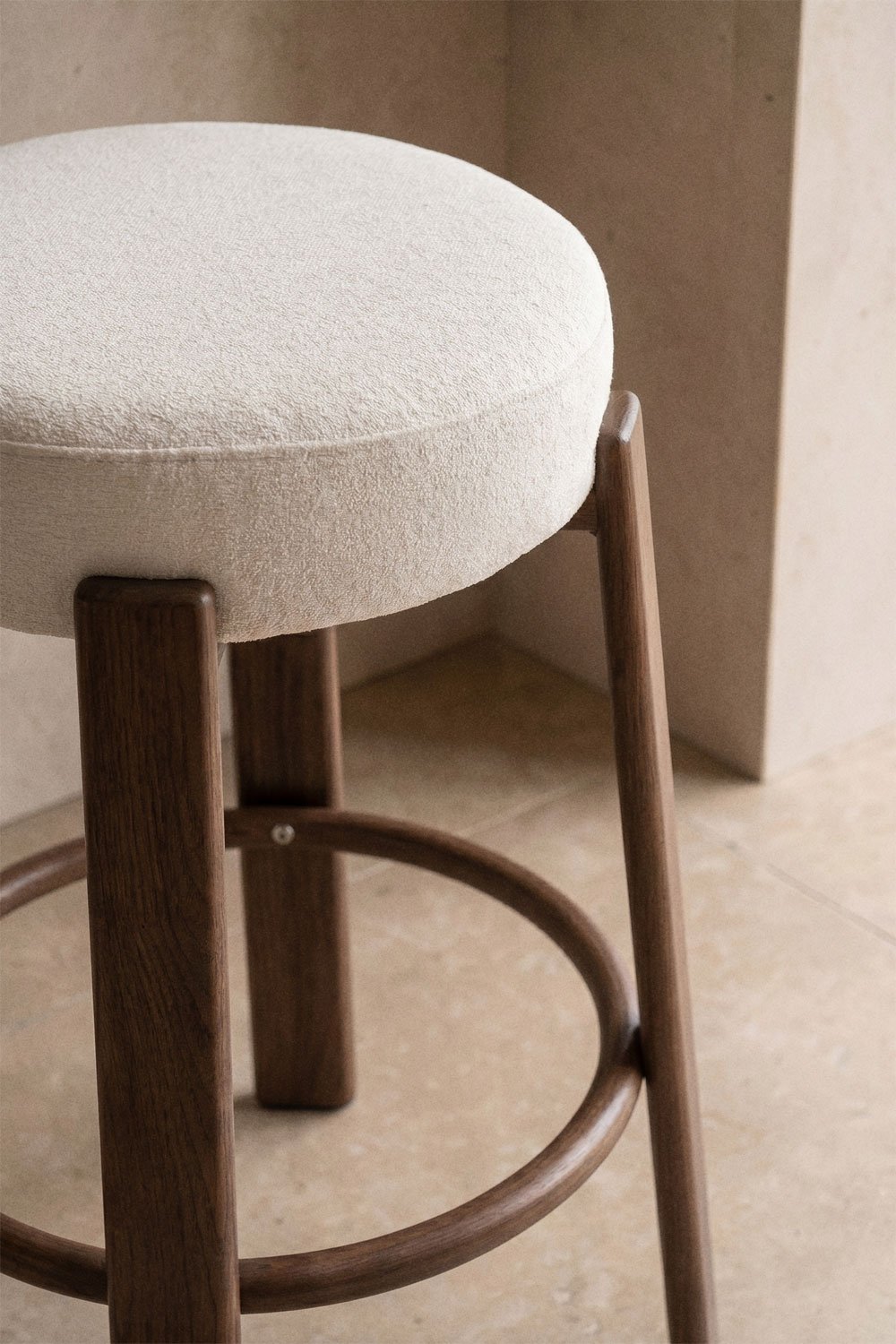 Hoher Hocker aus Chenille-Stoff und Eisen Jolie, Galeriebild 2