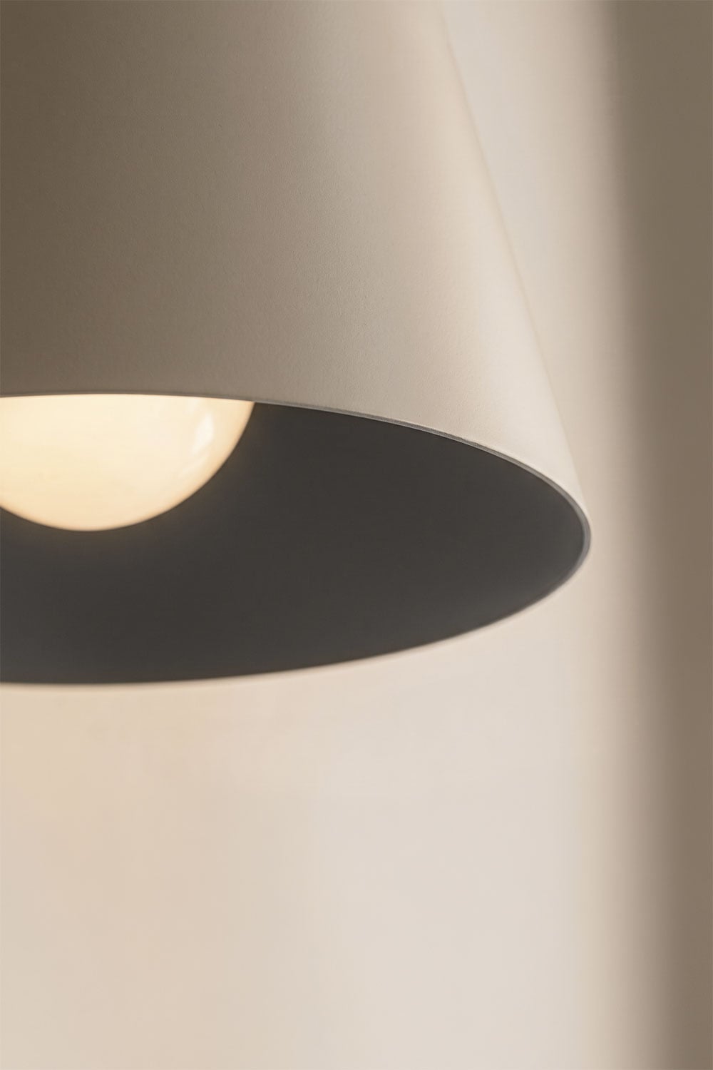 Briavel Wandlampe für das Badezimmer aus Eisen, Galeriebild 2