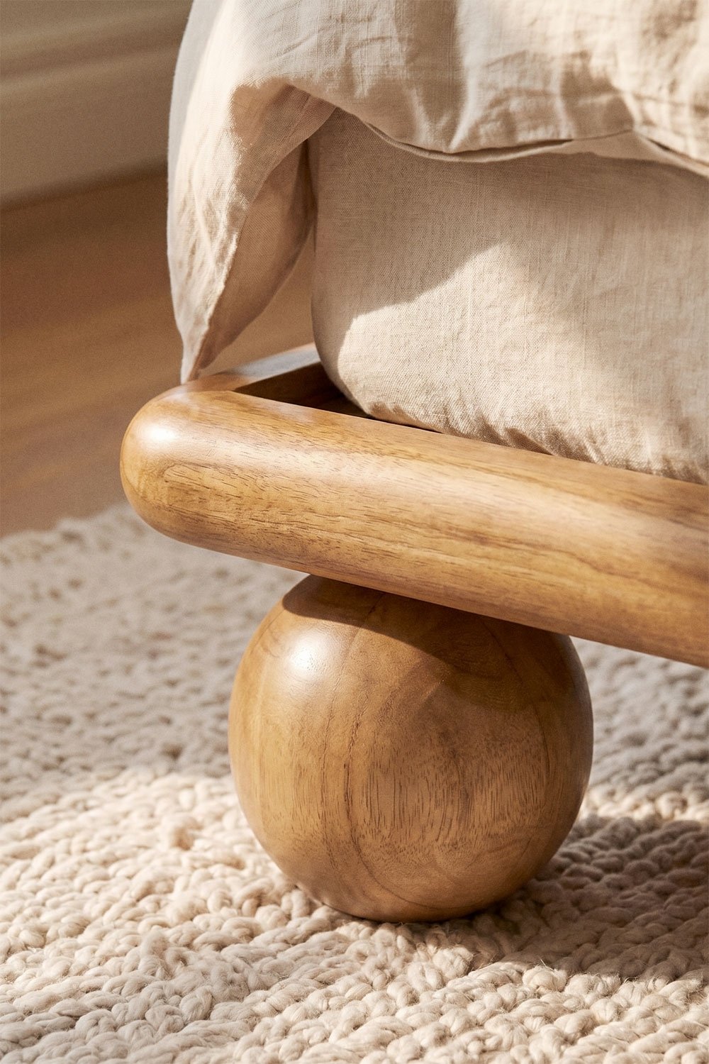 Bett aus Bicheno-Mangoholz, Galeriebild 2