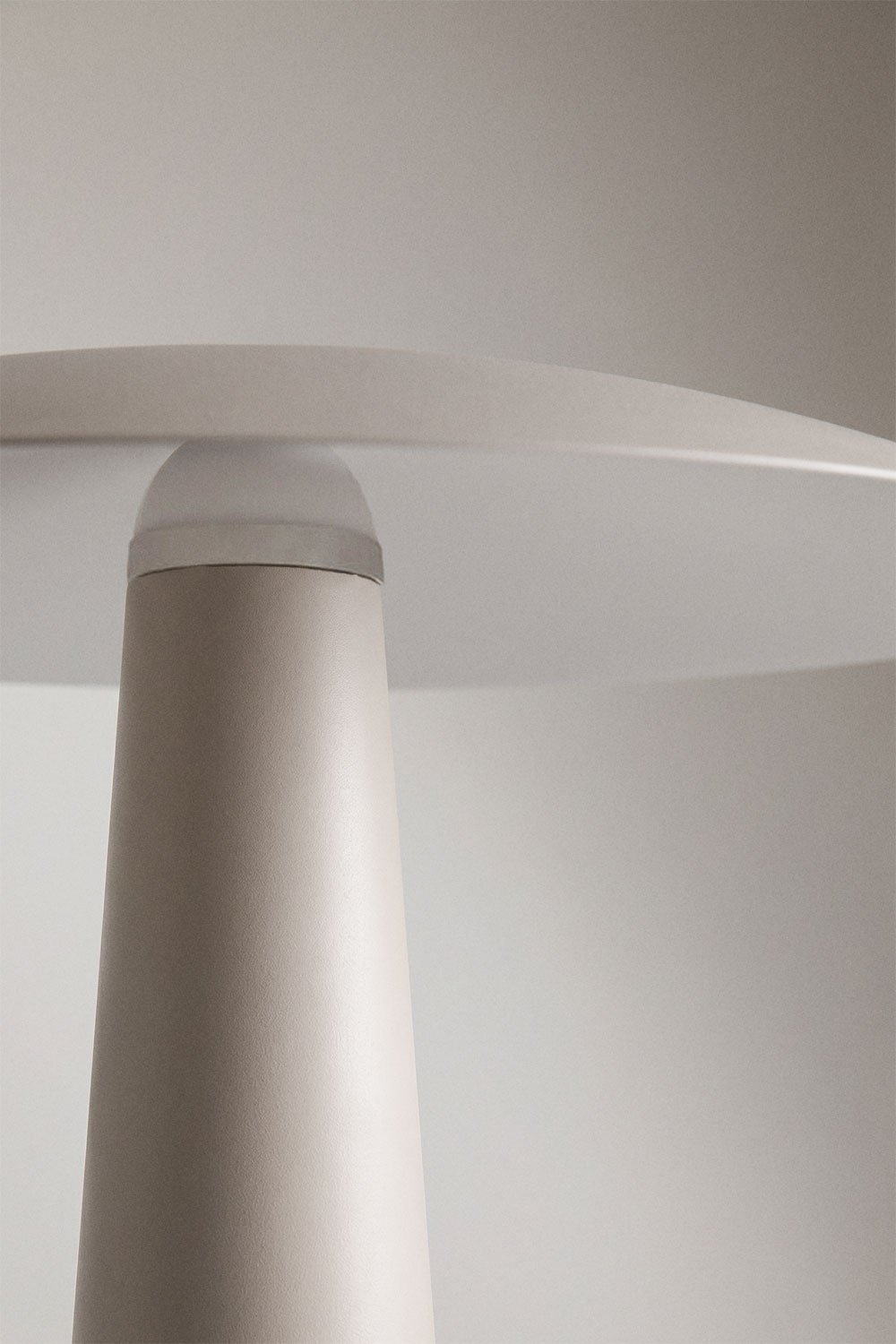 Kabellose LED-Stehlampe aus Eisen Irune, Galeriebild 2