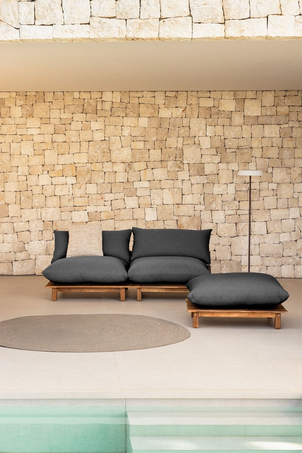 2-teiliges, verstellbares Gartenmodulsofa mit Hocker aus Akazienholz Brina, Galeriebild 1