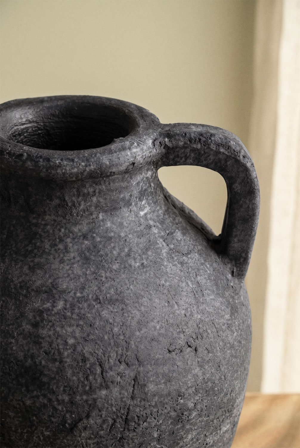 Dekorativer Terrakotta-Vase Dariam, Galeriebild 2