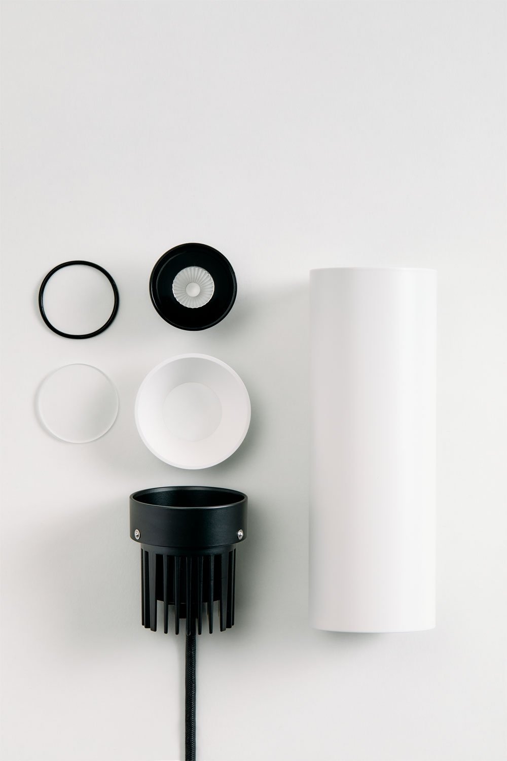 LED-Deckenaufbauleuchte rund Ø5,7 cm für den Außenbereich aus Aluminium Orelva, imagen de galeria 7