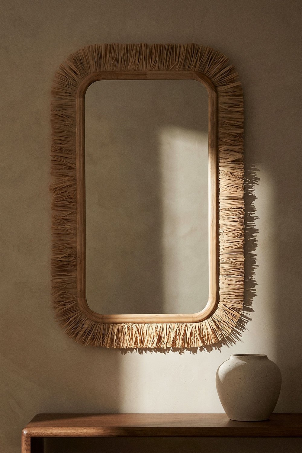 Rechteckiger Wandspiegel 65x105 cm aus Eichenholz und Raphia Melenis, Galeriebild 1