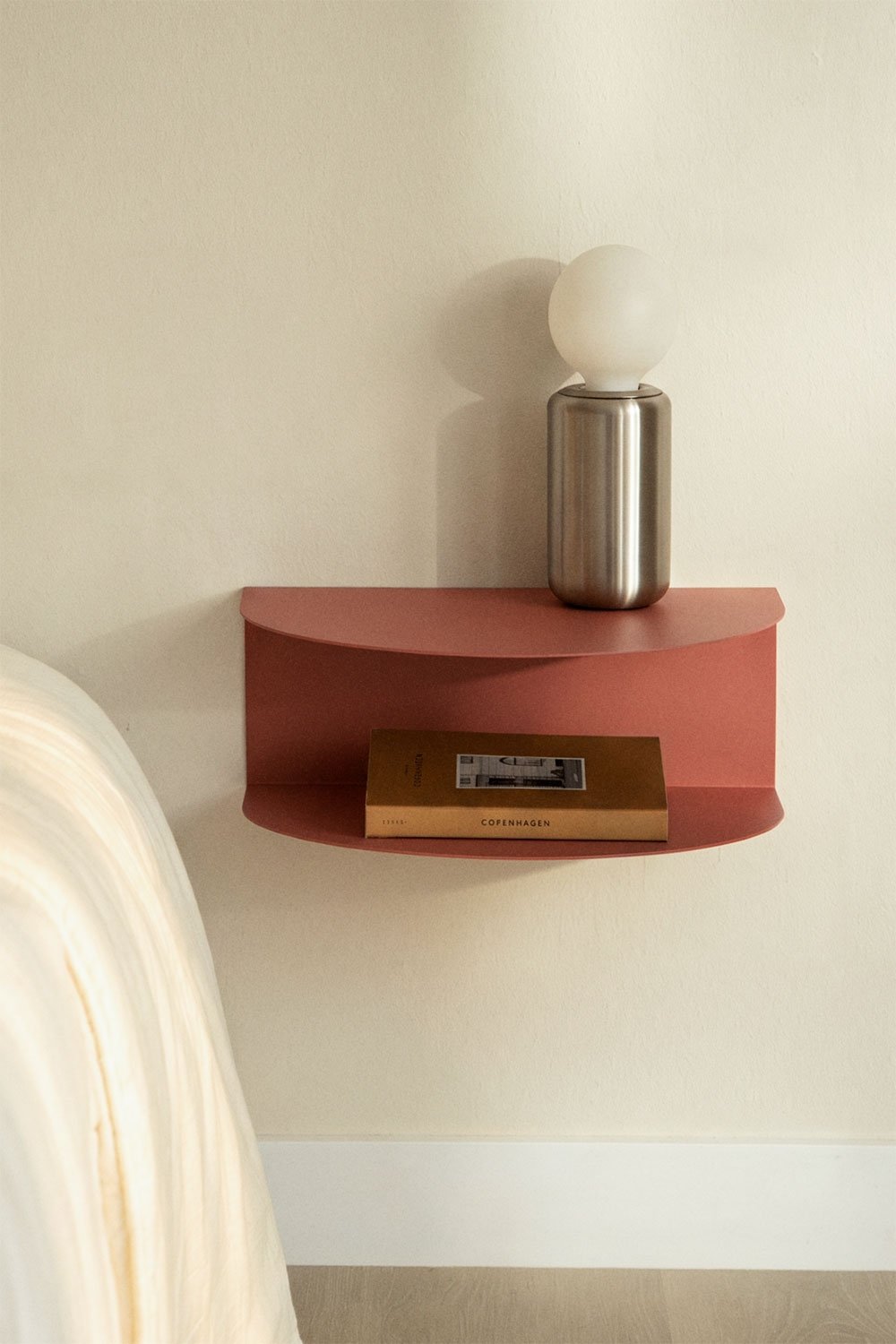 Schwebender Nachttisch aus Stahl Taifa, Galeriebild 1