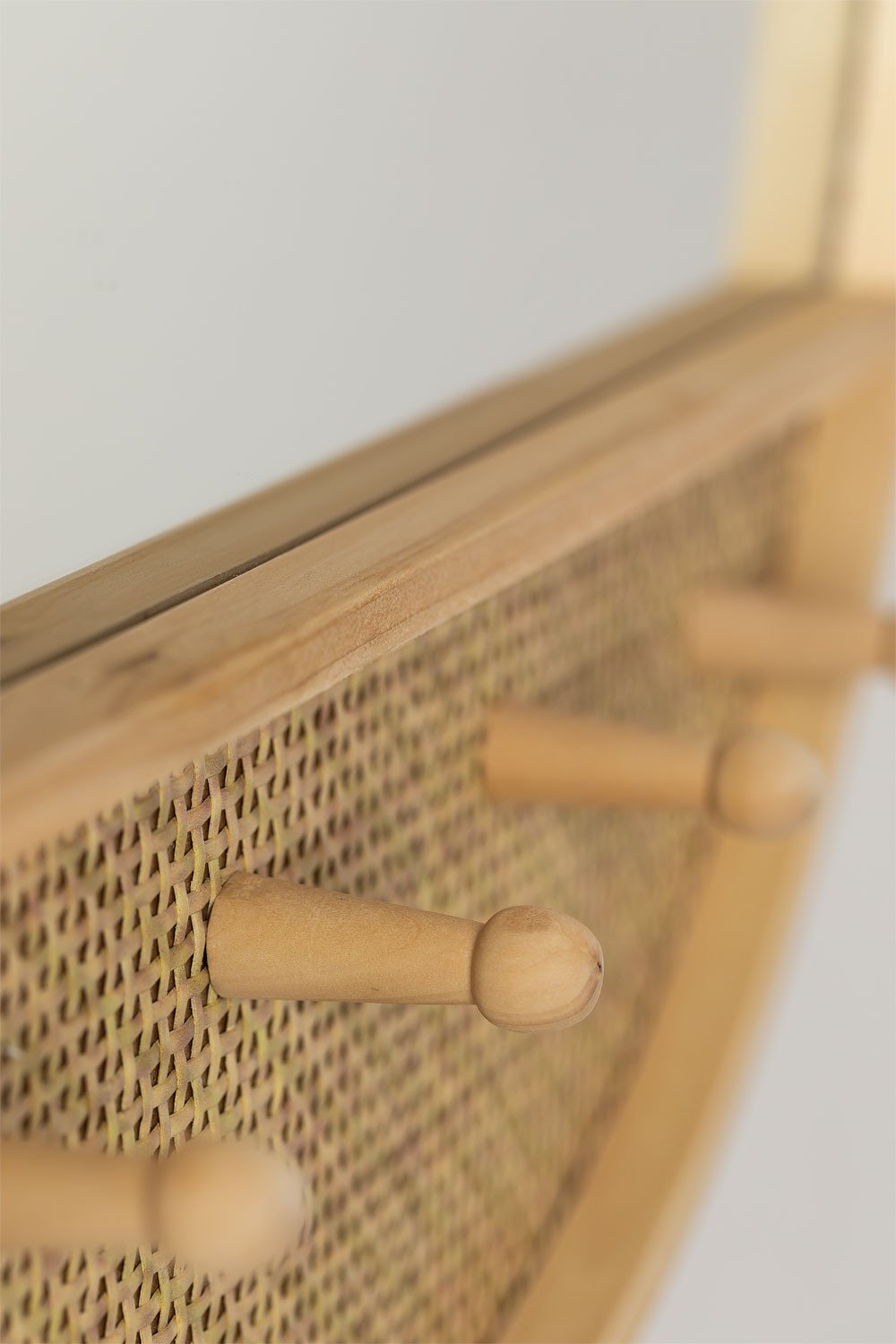 Espejo de Pared Redondo con Perchero en Madera Tinka - SKLUM