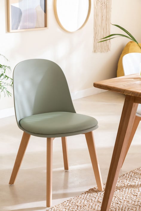 Silla de comedor en polipropileno y madera de haya Belyna
