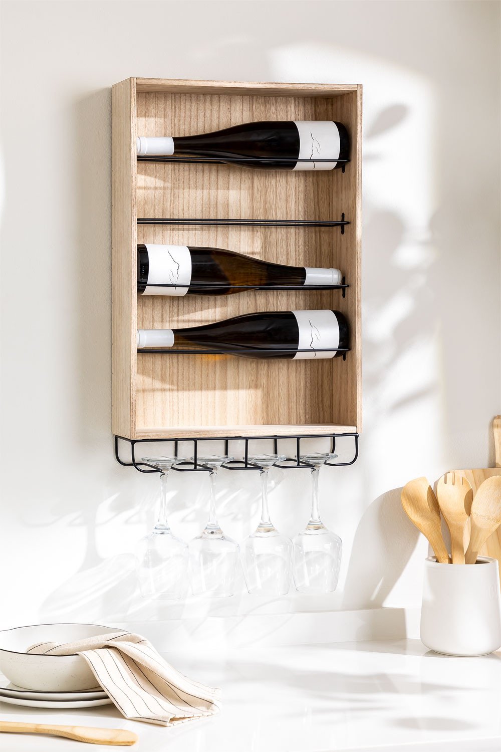 Botellero de madera moderno montado en la pared para 4 botellas y 4 copas  de vino