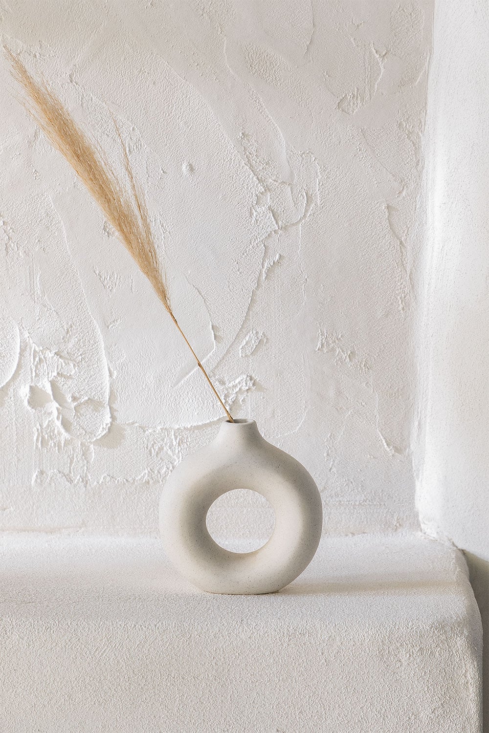 Jarrón de cerámica minimalista donut