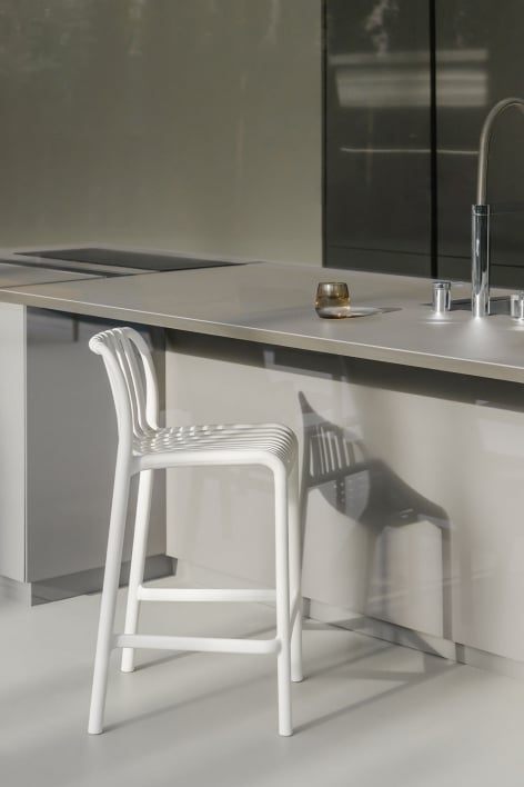 Taburete alto 65 cm apilable en polipropileno blanco gardenia Wendell