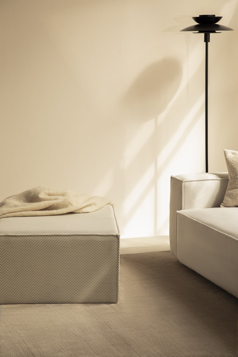 Puff rectangular de fibra sintética 90x70 cm