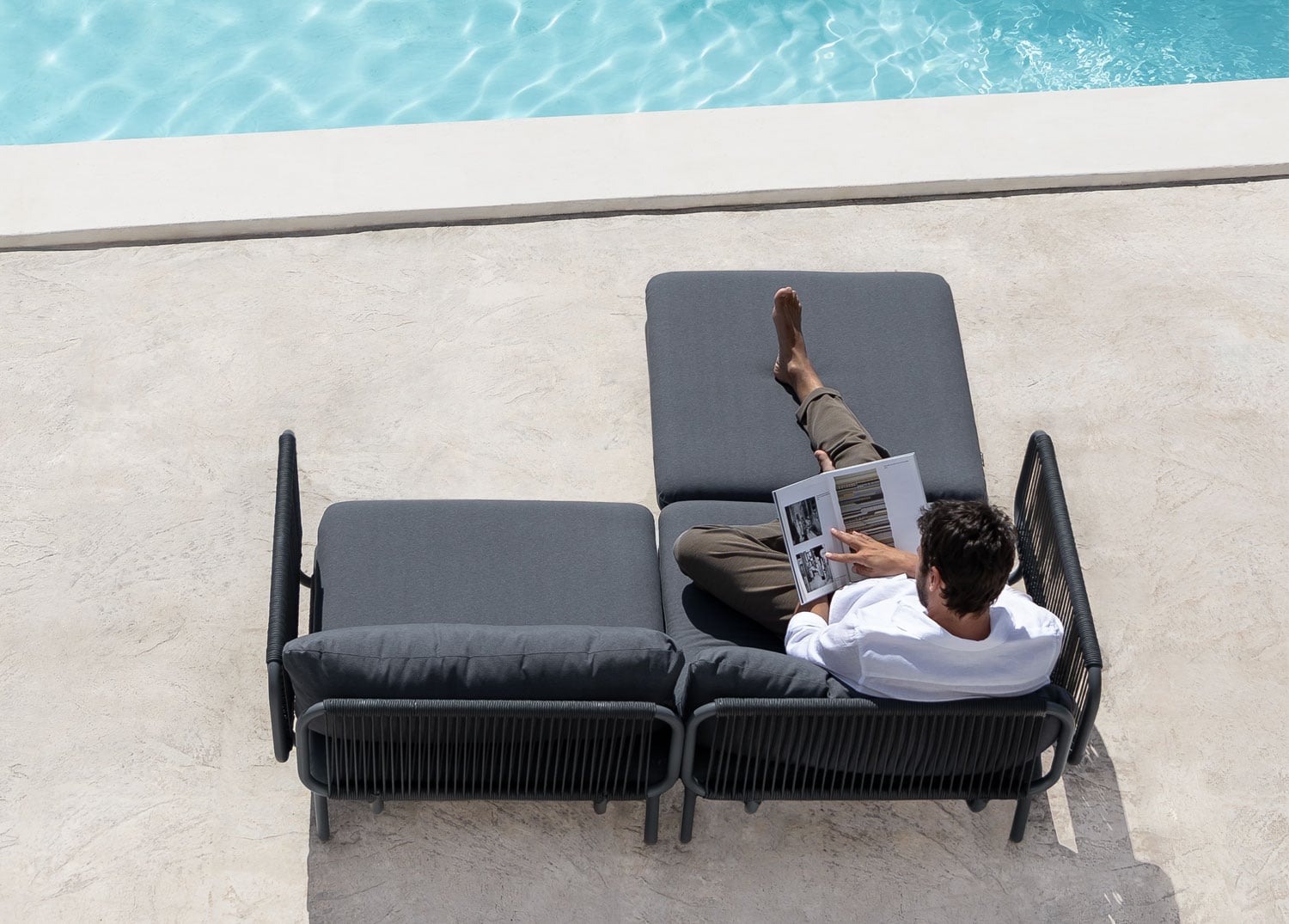 Sofá modular de jardín de 2 piezas con puff Roubly