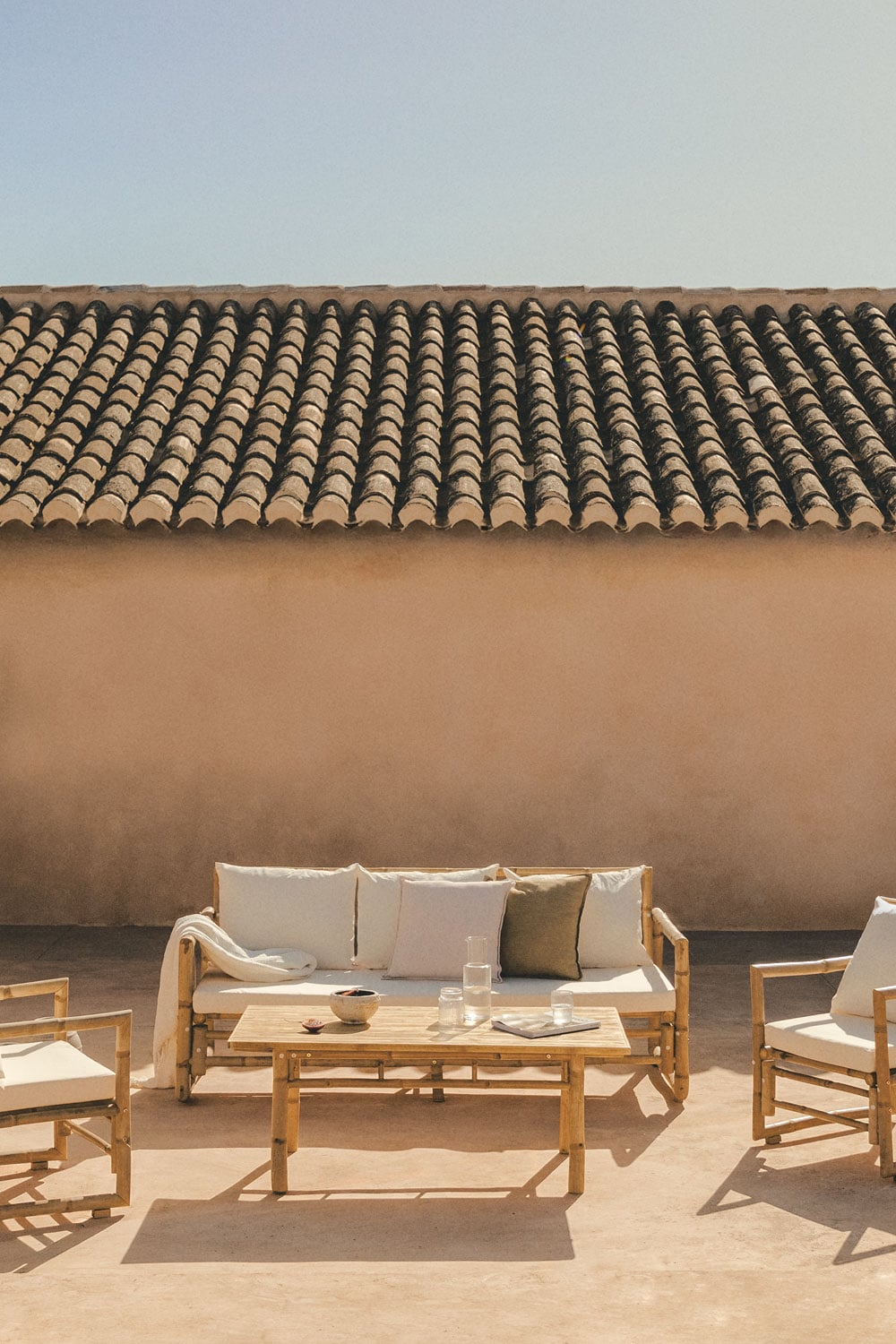 Conjunto de muebles de exterior de bambú