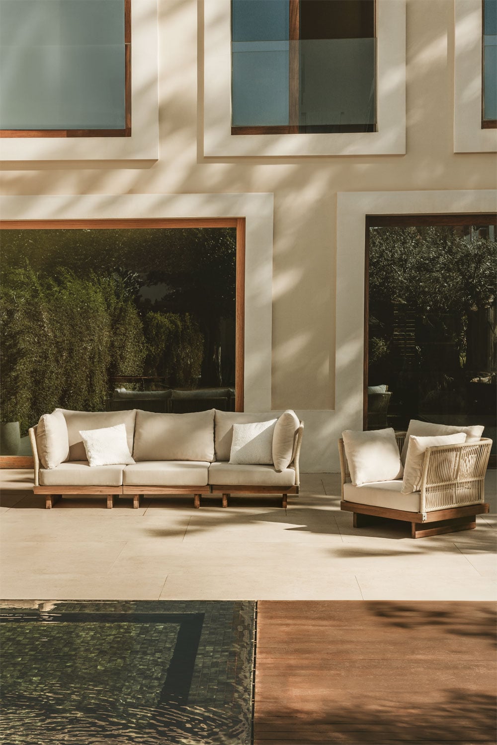 Conjunto de jardín modular en madera de acacia y cuerda Dailin