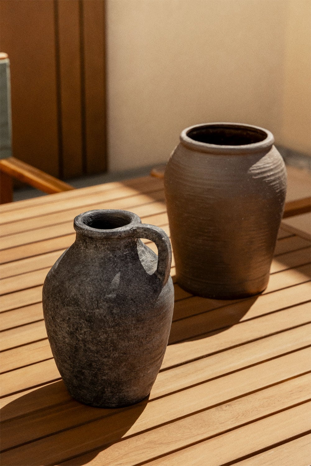 Jarrón decorativo de cerámica gris