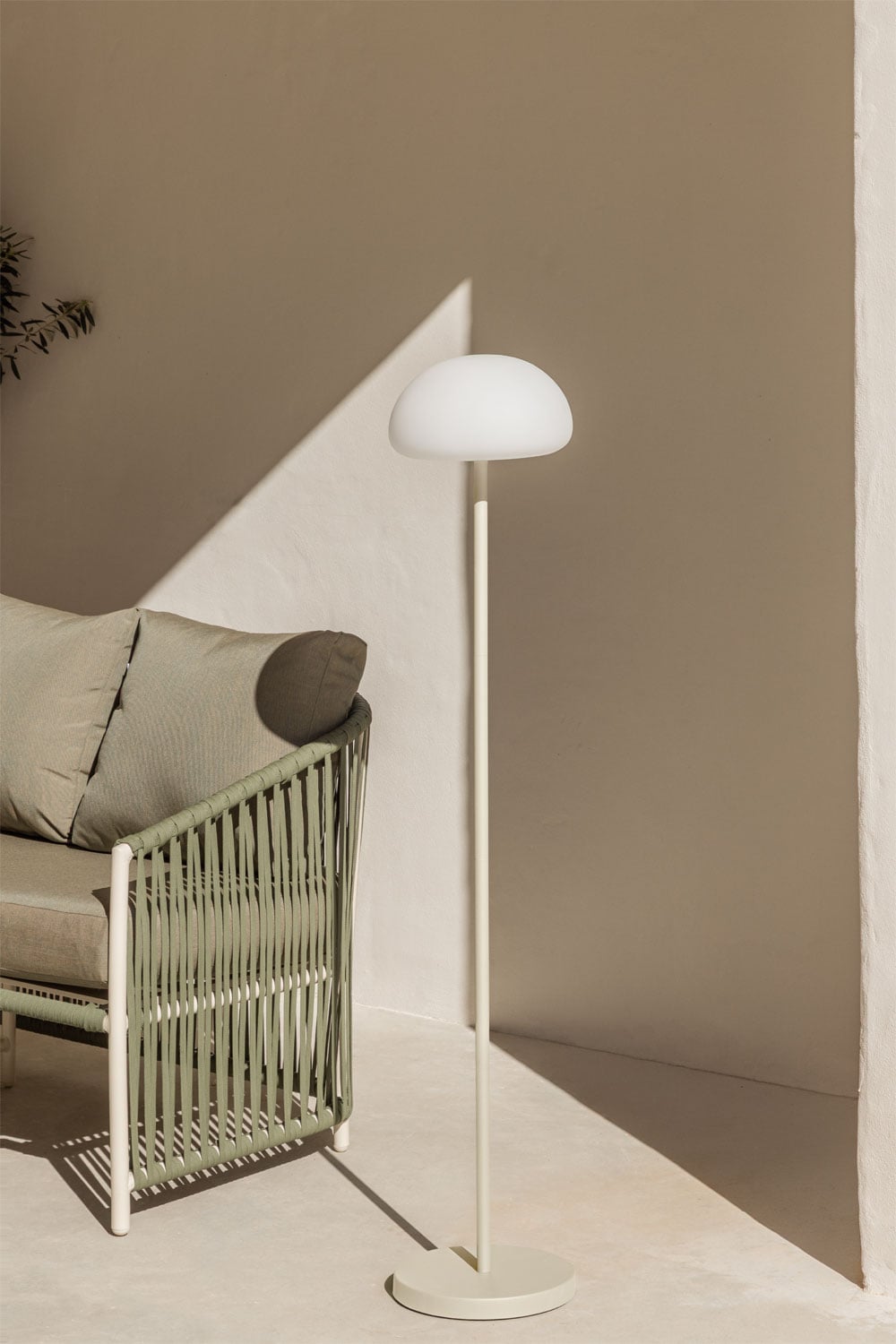 Lámpara de pie LED inalámbrica para exterior en hierro Zeliro