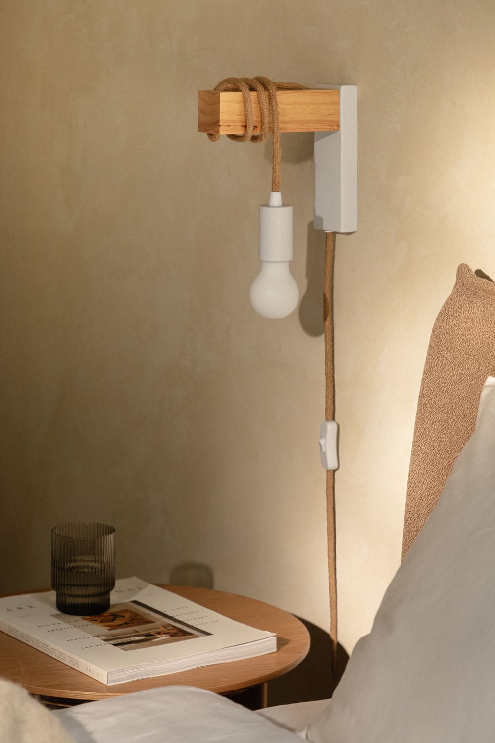 Lámpara de pared de madera y cuerda