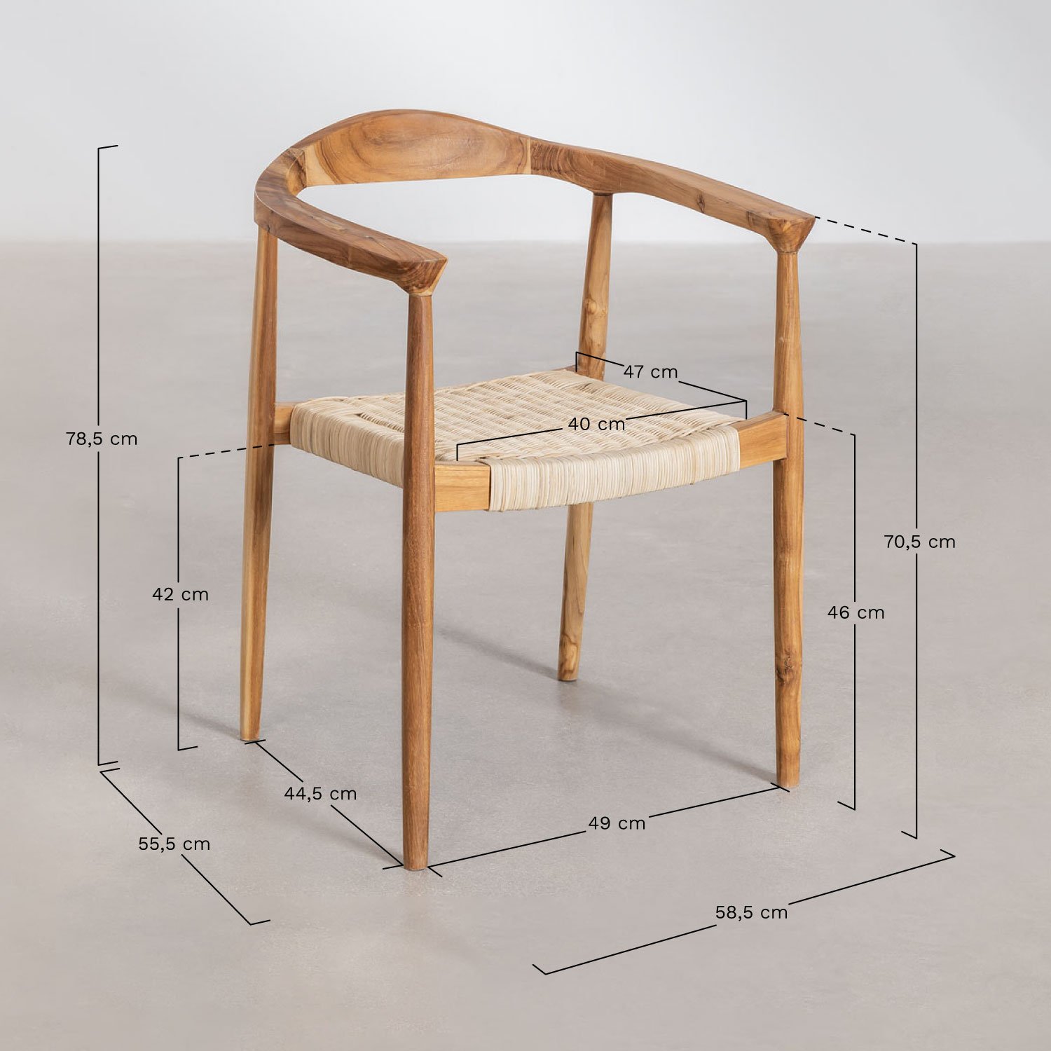 Pack de 2 sillas de comedor con reposabrazos en ratán y madera de teca Kiemer, medidas