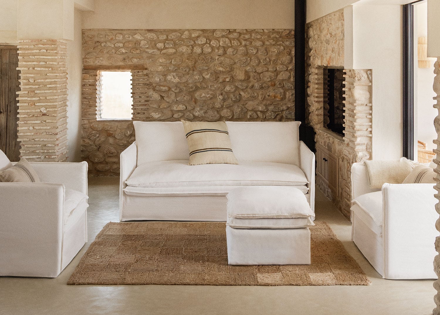 Conjunto de salón Grace: sofá, sillones y puff en lino blanco